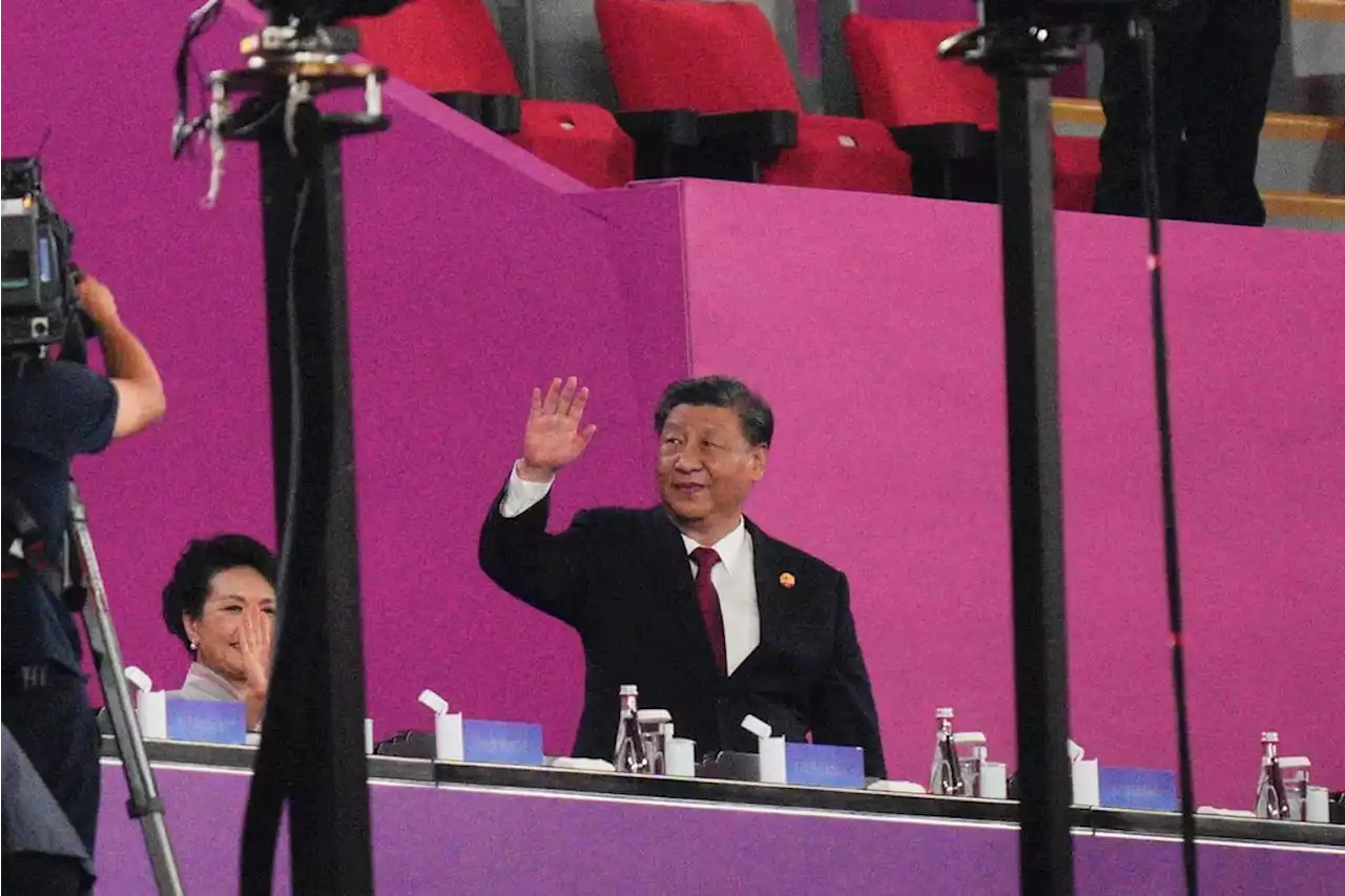 Crowd roars welcome for Xi at Asian Games’ opening ceremony