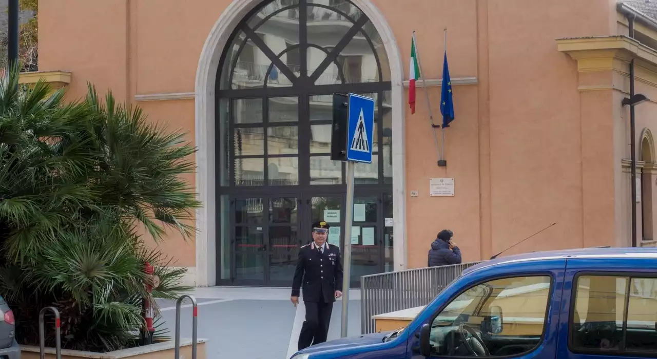 Perugia, giovane mamma muore durante intervento chirurgico in clinica: il pm vuol processare l'anestesista