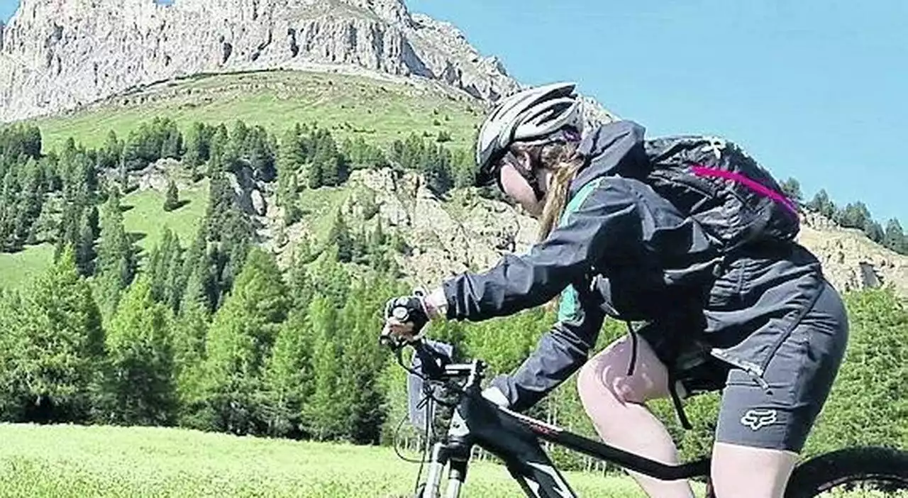 Woman E-Bike, il raduno delle cicliste sulle Dolomiti: «Pedalare da sole, libere e sicure»