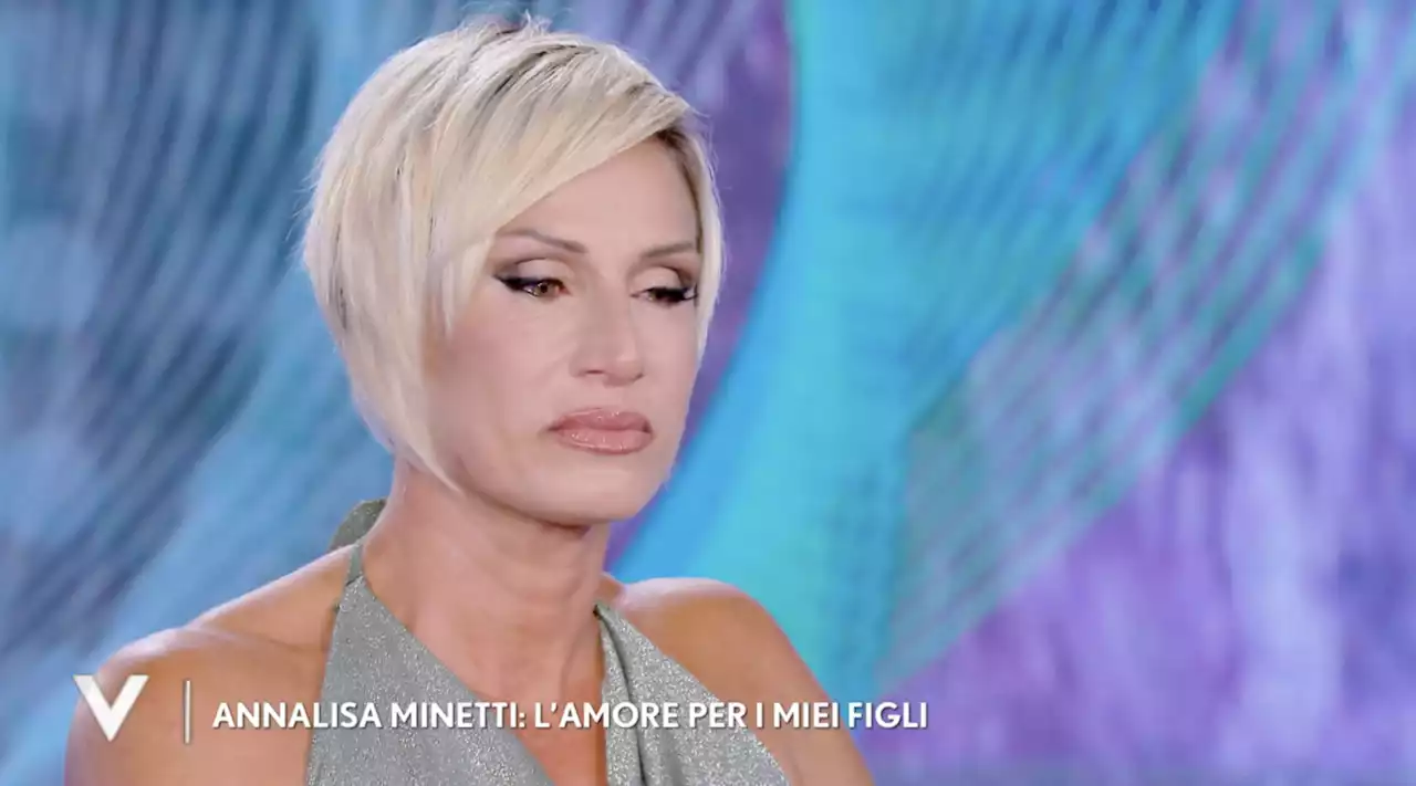 Annalisa Minetti: 'Mi dicono che ho due figli bellissimi ma non poterli vedere mi distrugge'