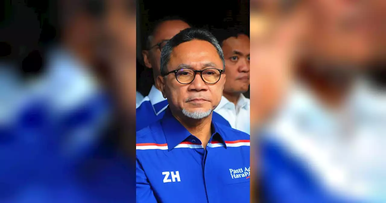 Viral Zulkifli Hasan Bagi-Bagi Duit, Zita Anjani PAN: Angkat Saja Pecinya, Isinya Gocapan