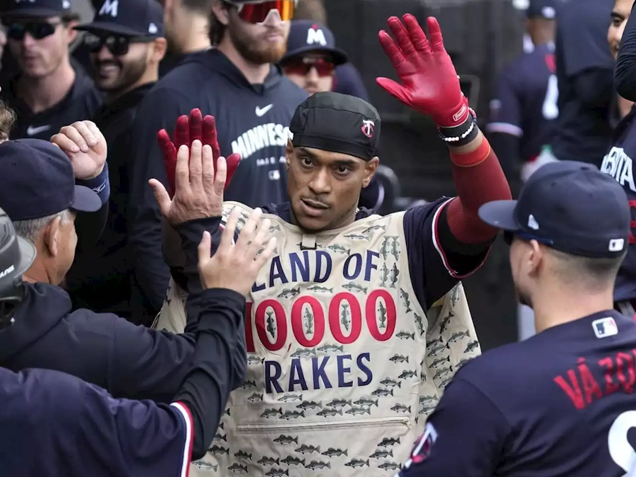 Twins clinch AL Central for 3rd division title in 5 years; postseason losing streak up next