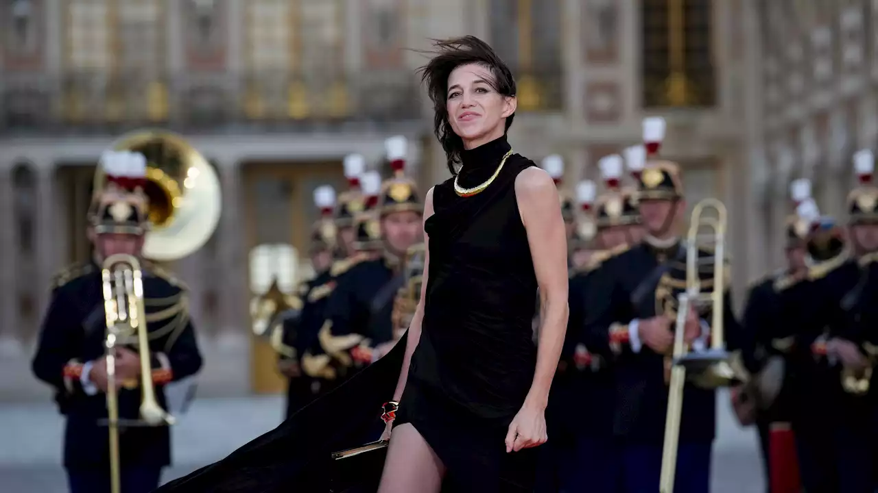 Charlotte Gainsbourg en la corte del rey de Inglaterra