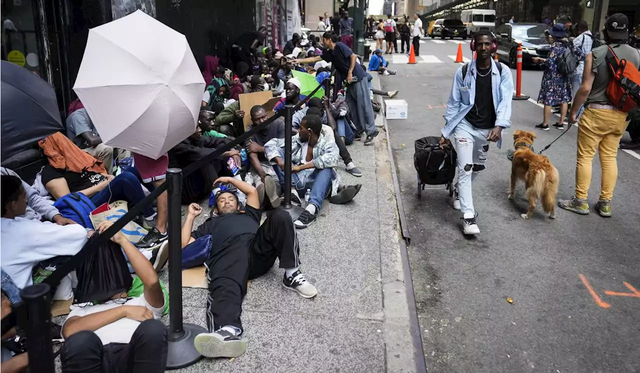 New York City further tightens time limit for migrants to move out of shelters