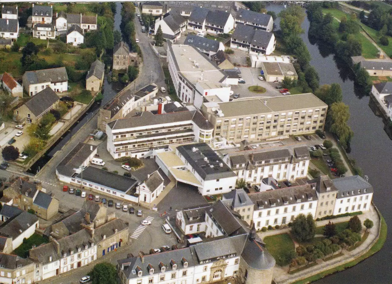 Pontivy : qui sont ceux qui ont façonné l'hôpital de Pontivy au XXe siècle