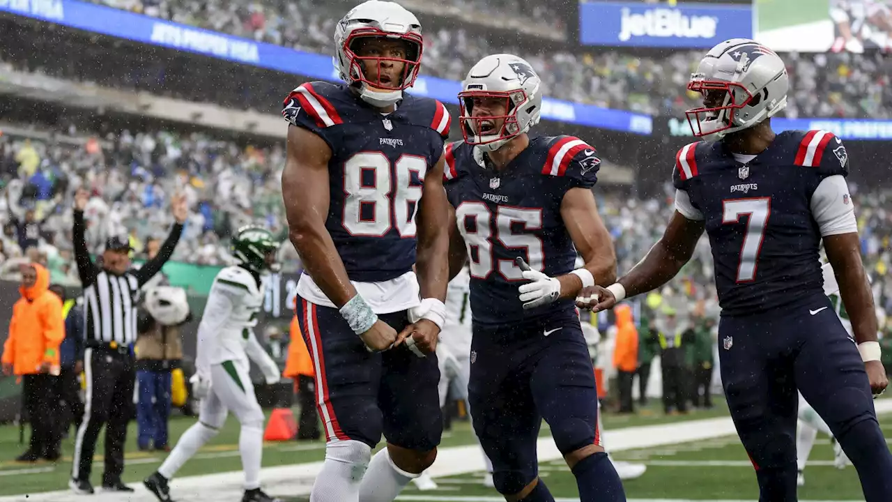 Patriots beat Jets 15-10 to extend their winning streak to 15 straight over New York