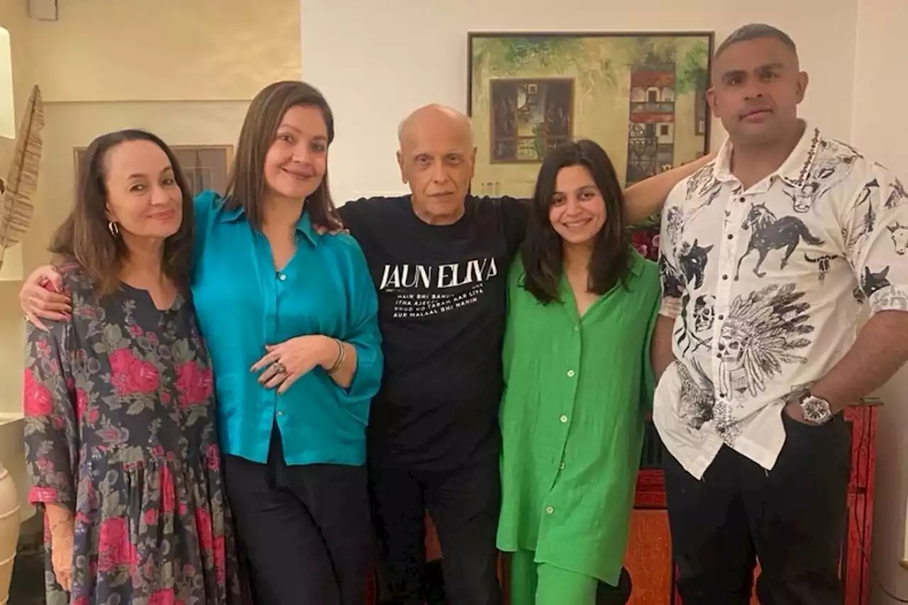 Soni Razdan Wishes Daughter's Day To Alia, Shaheen, & Pooja Bhatt