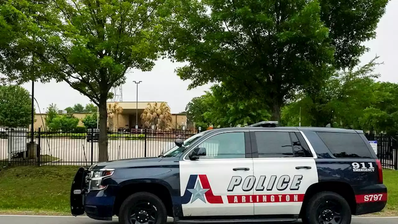 Man dies at hospital after being shot in fight, Arlington police say