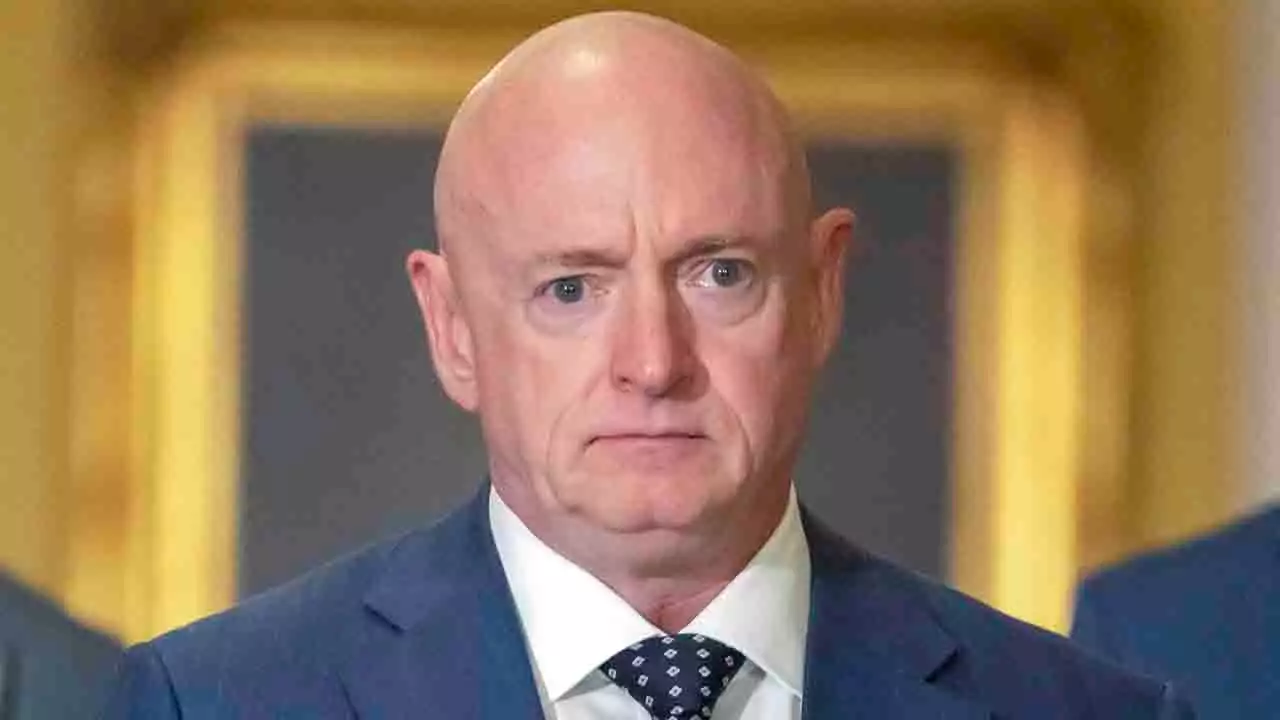 House of Representatives ‘dysfunction’ may make southern border 'worse': Sen. Mark Kelly