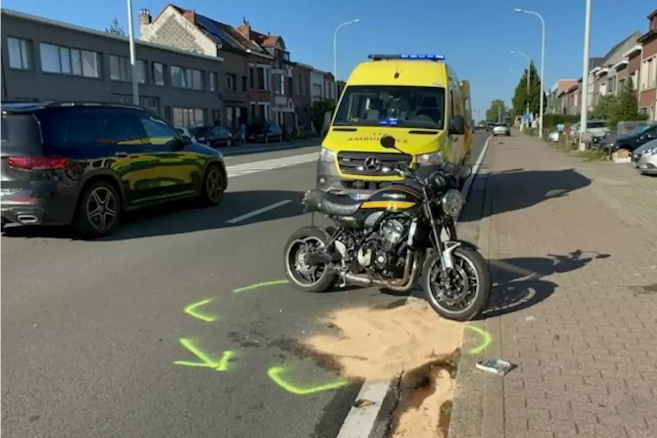 Motorrijder gewond na aanrijding op Krijgsbaan in Wijnegem