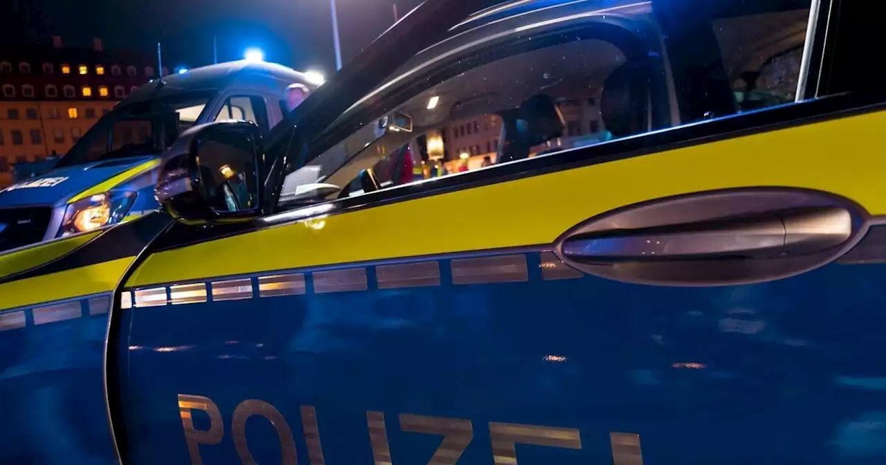 Polizei stoppt betrunkene Falschfahrerin auf der A93 bei Regenstauf