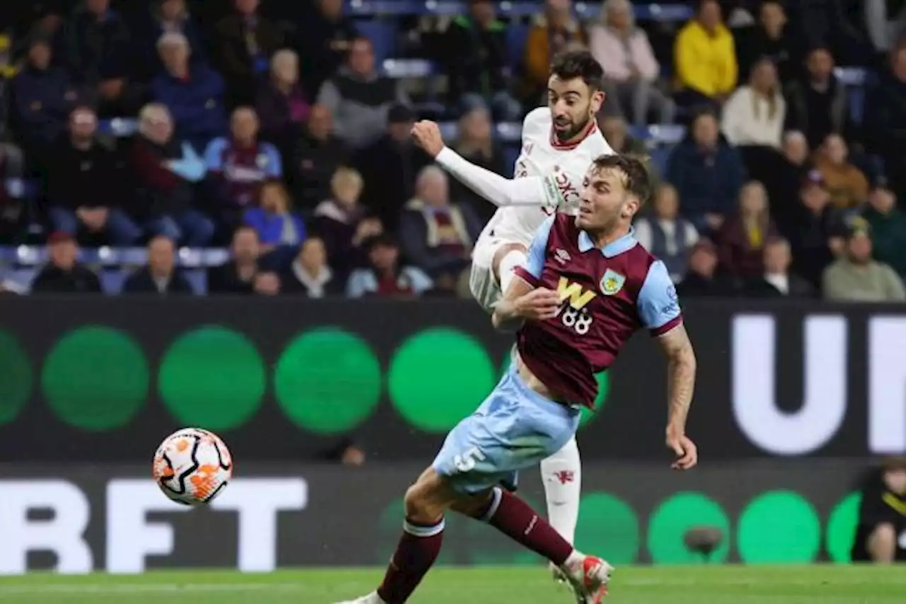 Manchester United reprend des couleurs en s'imposant face à Burnley