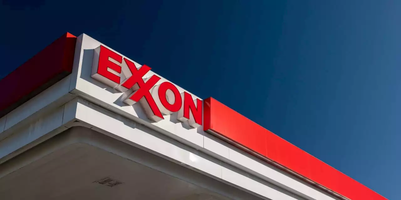 Big Hedge Fund Bets on Exxon, Domino’s, and Coke Stock