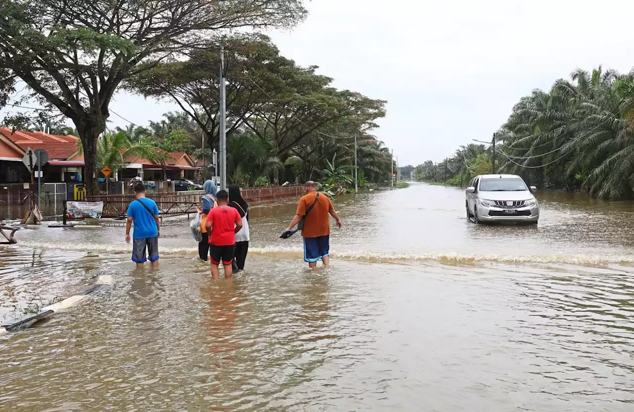 Education Ministry prepared for floods, says Fadhlina