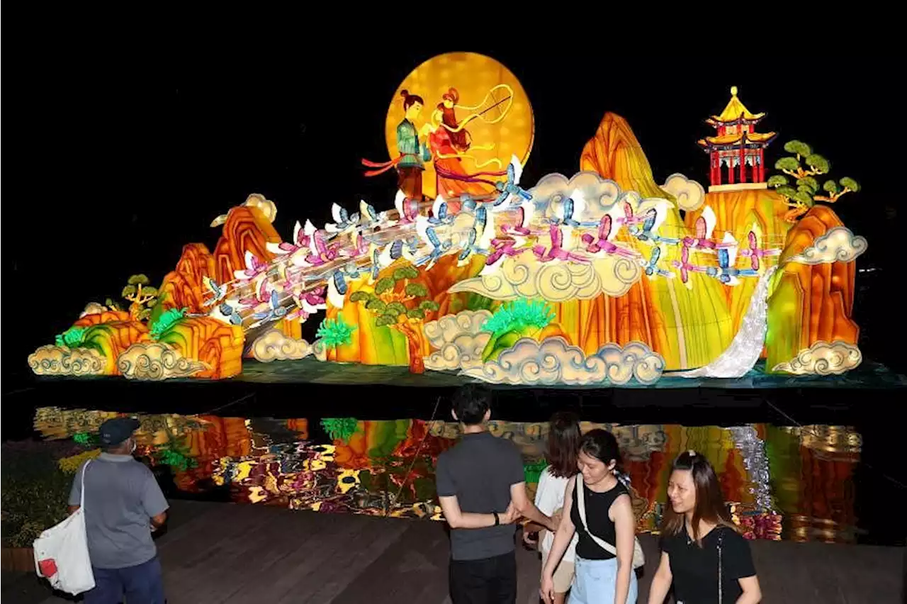 Fun With Kids: Lanterns at Gardens by the Bay and Jurong Lake Gardens