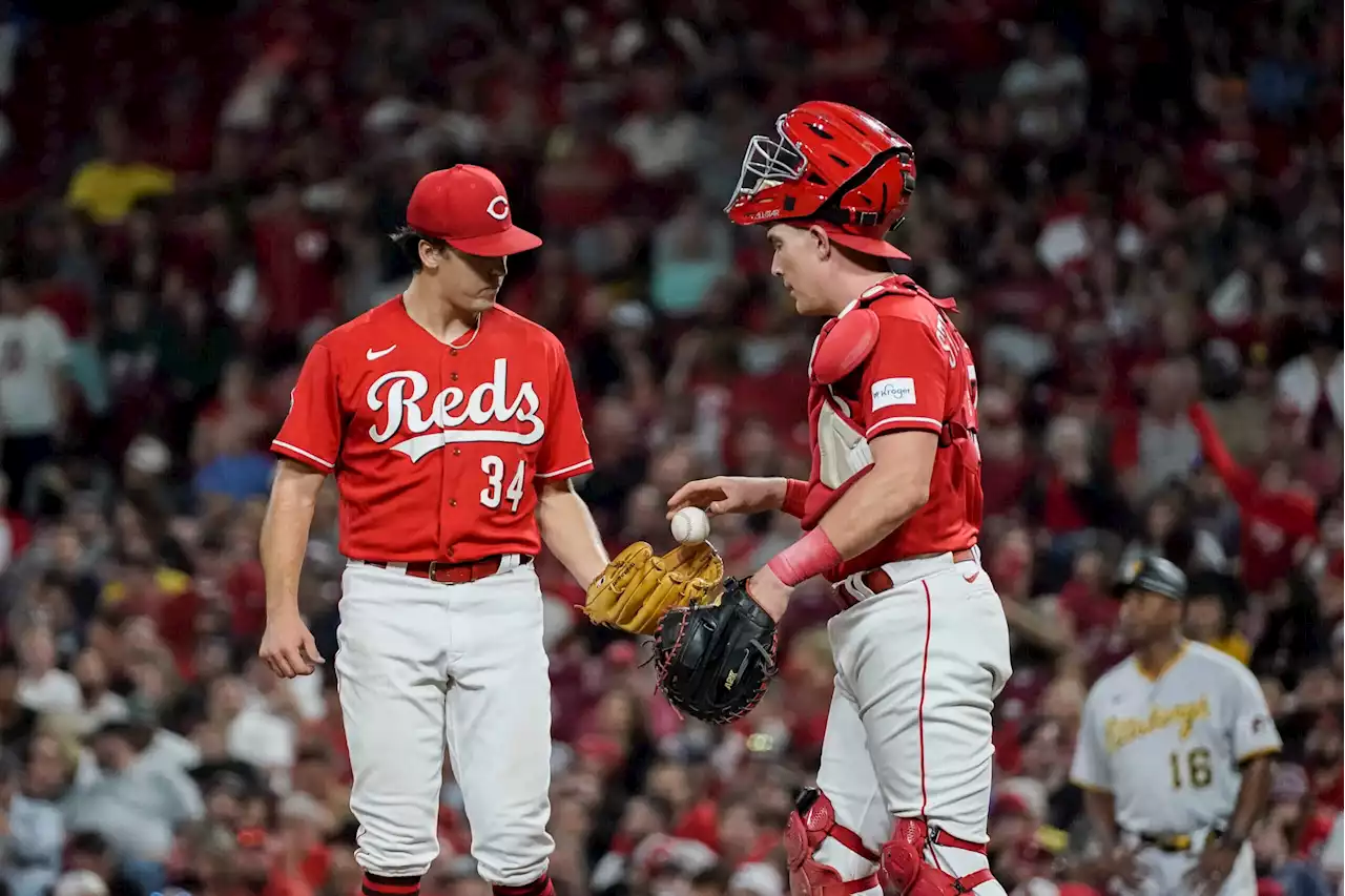 Reds let another lead — and maybe a postseason berth — slip away but won't point fingers