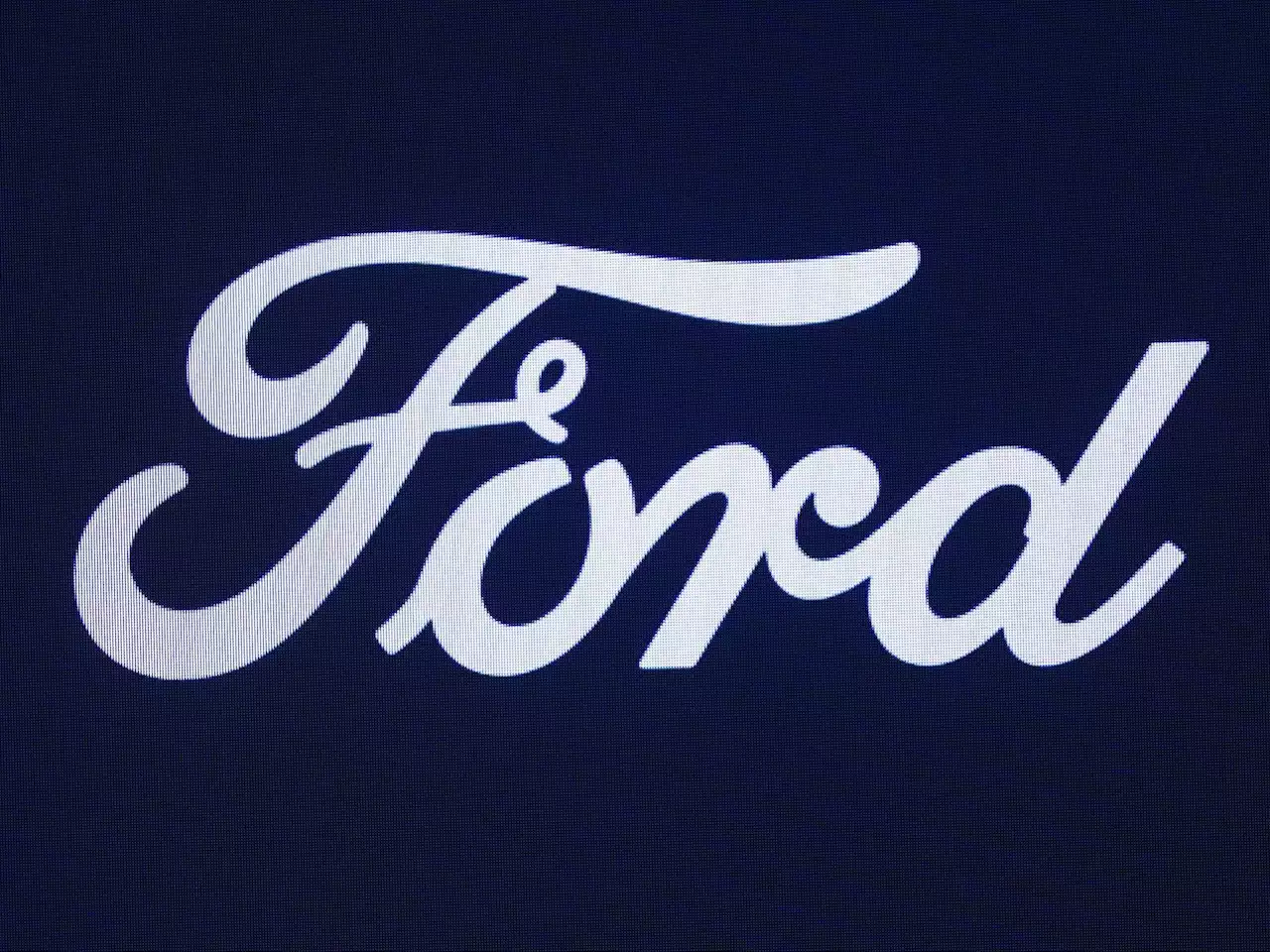 Ford workers in Canada ratify agreement, set precedent