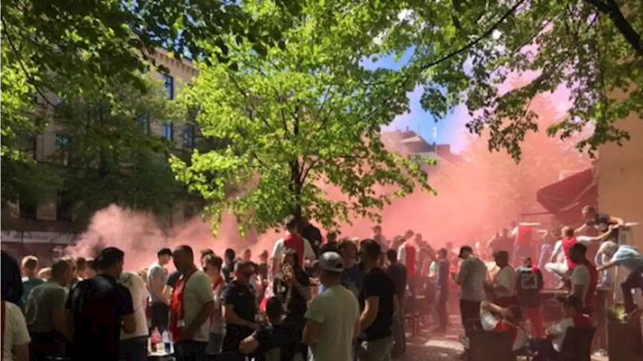 Il Klassieker finisce malissimo: i tifosi dell'Ajax mettono a ferro e fuoco Amsterdam