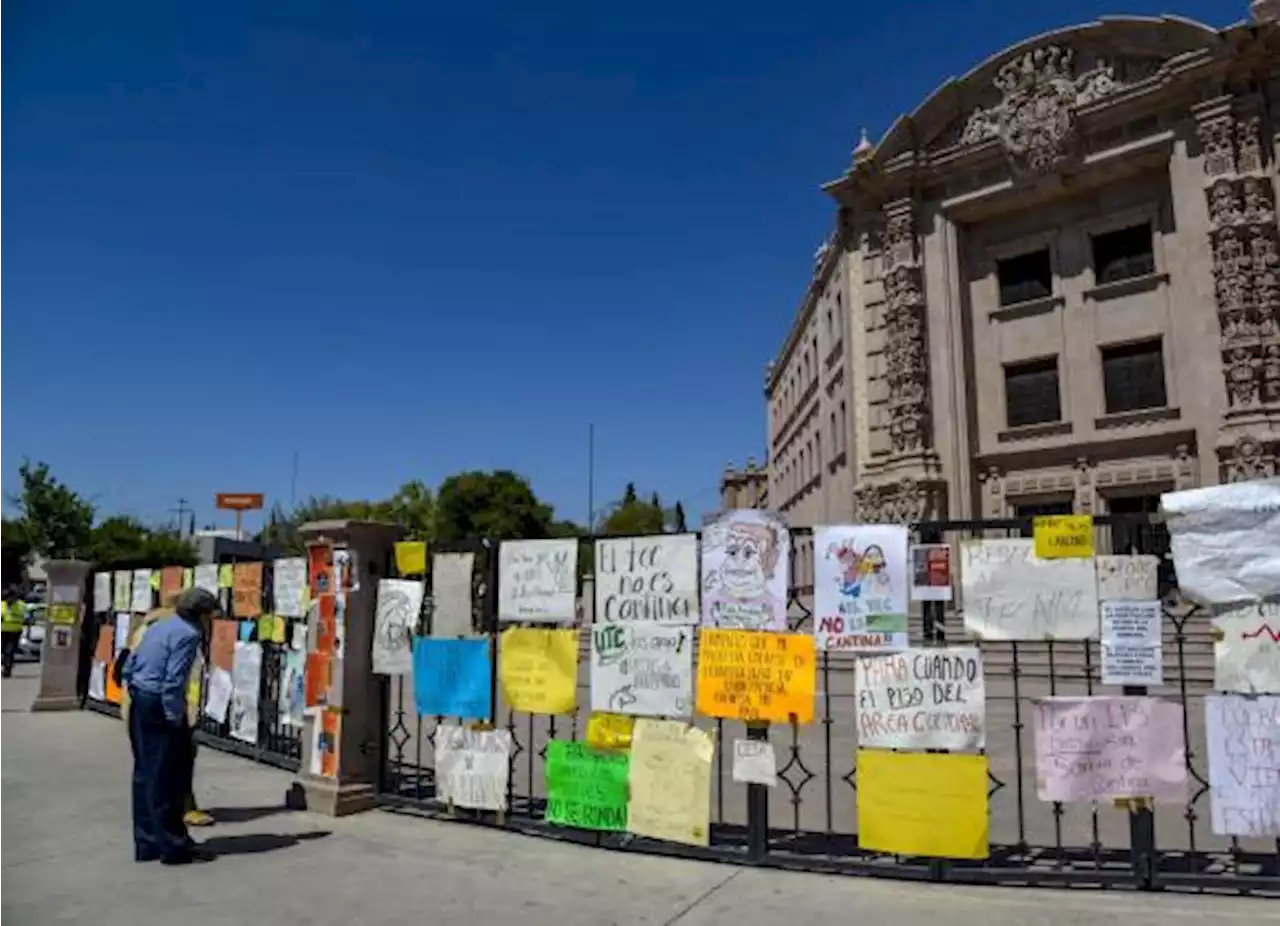 Estudiantes del Tec Saltillo dan cursos y asesorías académicas en medio de plantón