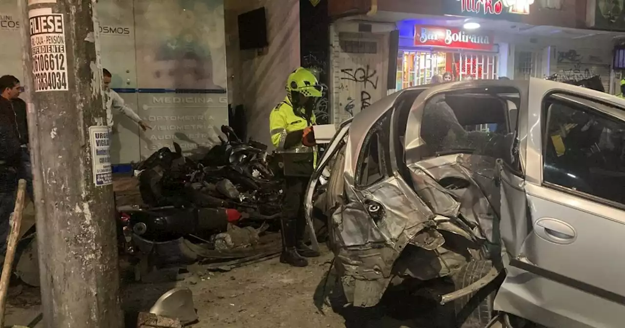 Aparatoso accidente en Bogotá: conductor arrolló a ocho motocicletas