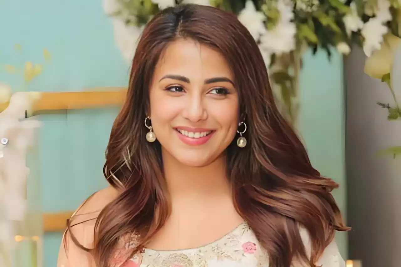 Ushna Shah Desires To Change Divorce Portrayals In Pakistani Dramas