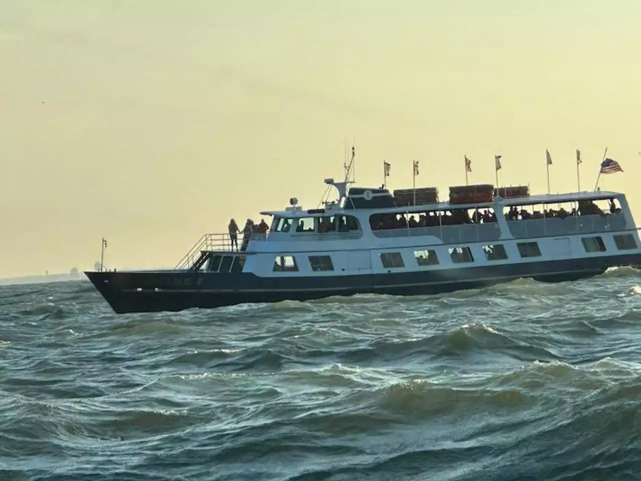 Kelleys Island ferry loses power on Lake Erie, stranding over 200 passengers