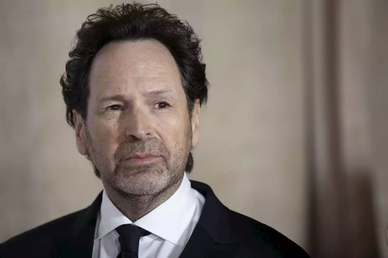 Canadian filmmaker Barry Avrich to write book based on art-fraud documentary