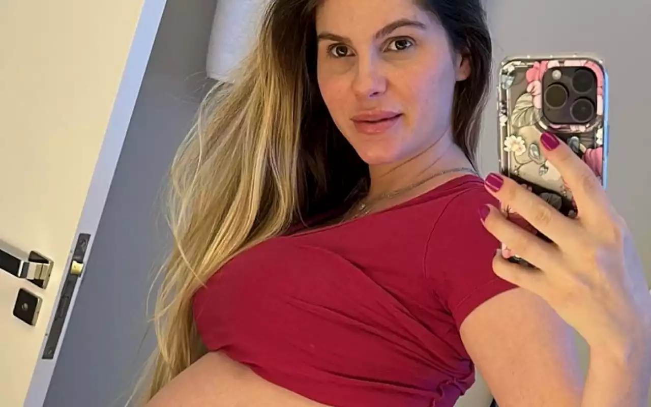 Grávida de gêmeos, Bárbara Evans fala sobre estrias: 'Quanto mais esticar, melhor' | Celebridades