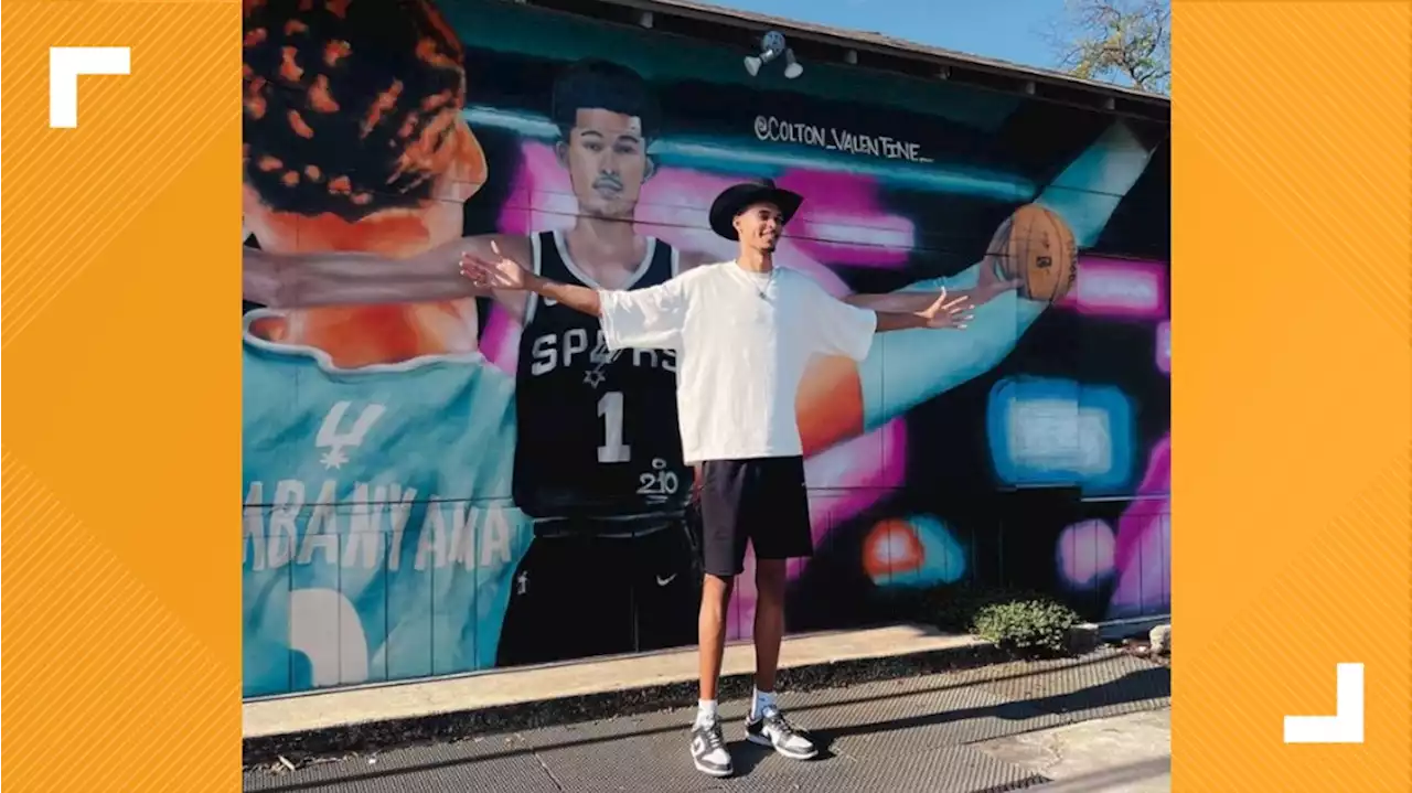 LOOK: Spurs' Victor Wembanyama visits and autographs one of his San Antonio murals