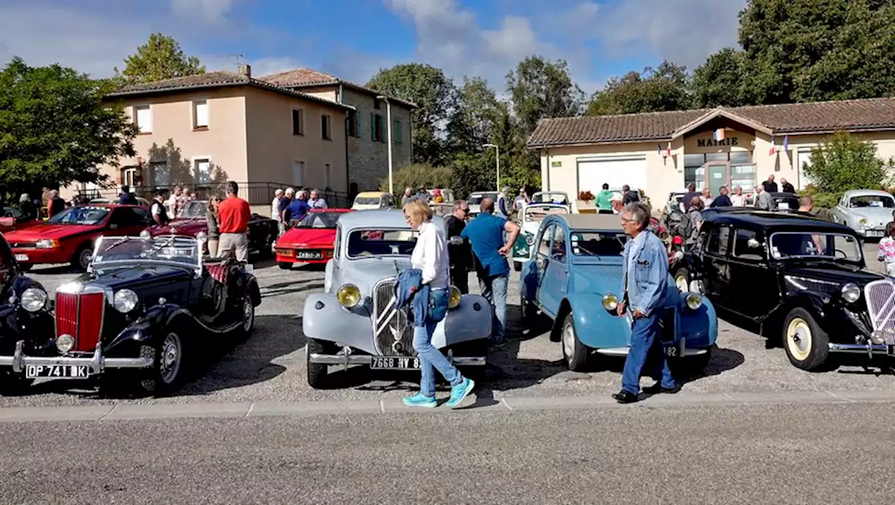 Caussade. Rassemblement de voitures anciennes