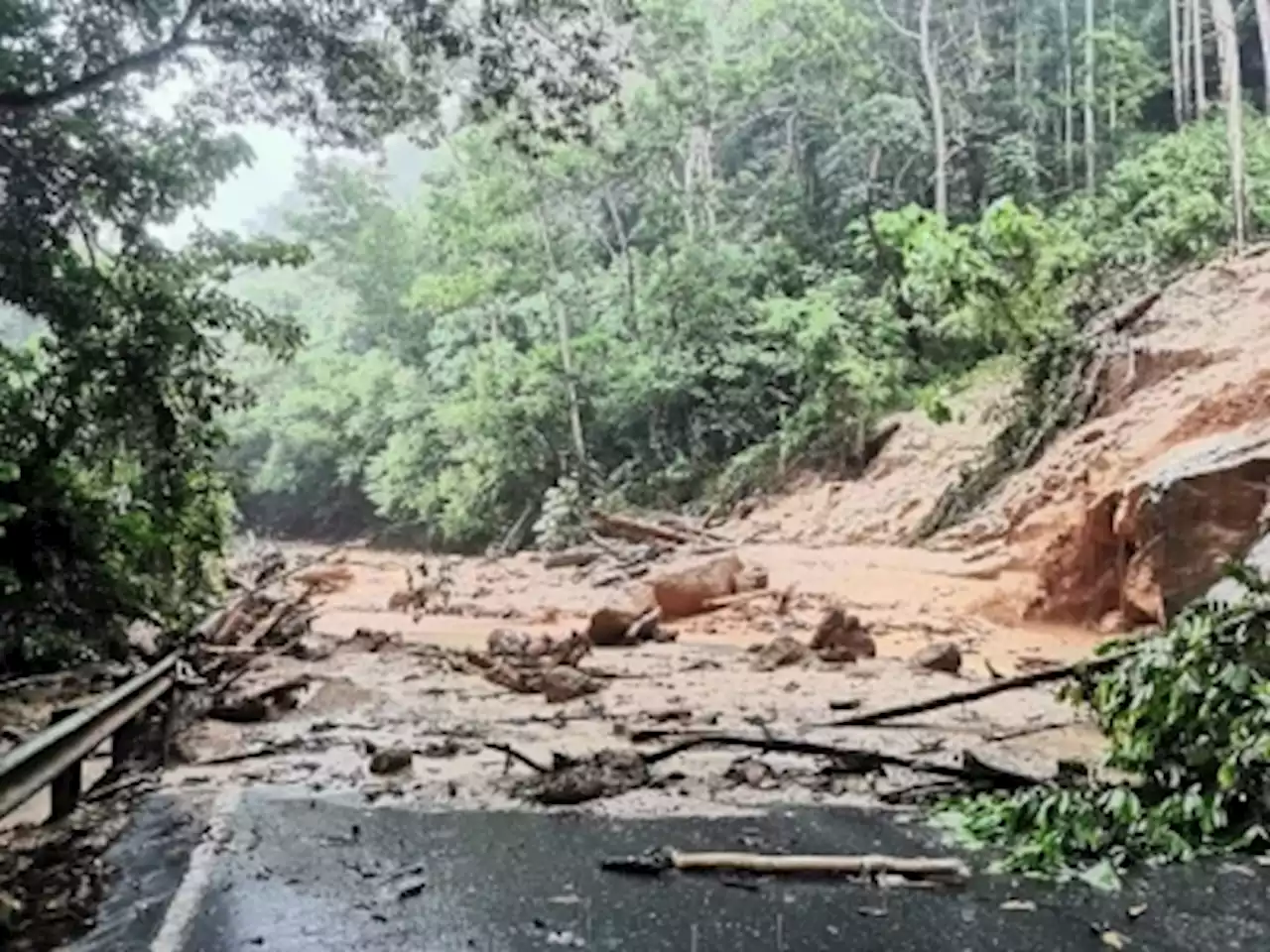 Perak Public Works Dept: Kubu Gajah-Sumpitan road closed temporarily due to landslide