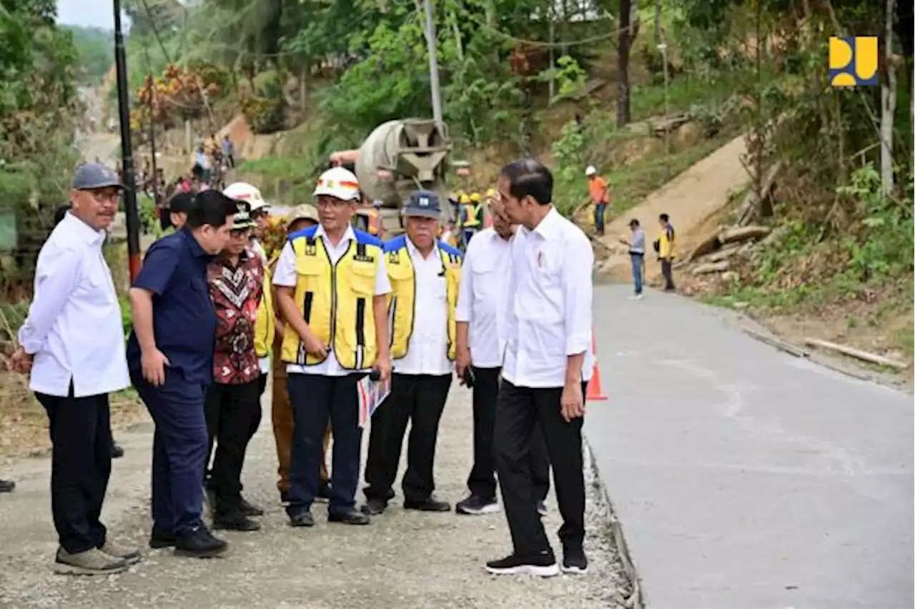 Menteri PUPR Dampingi Presiden Tinjau Pembangunan Jalan Daerah di IKN Nusantara