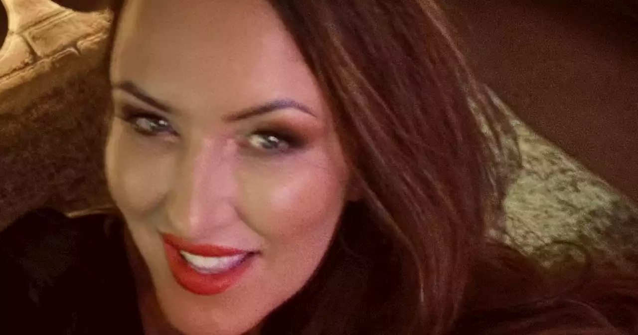 Mum fakes condition to trick 'jobsworth' Manchester Airport lounge receptionist