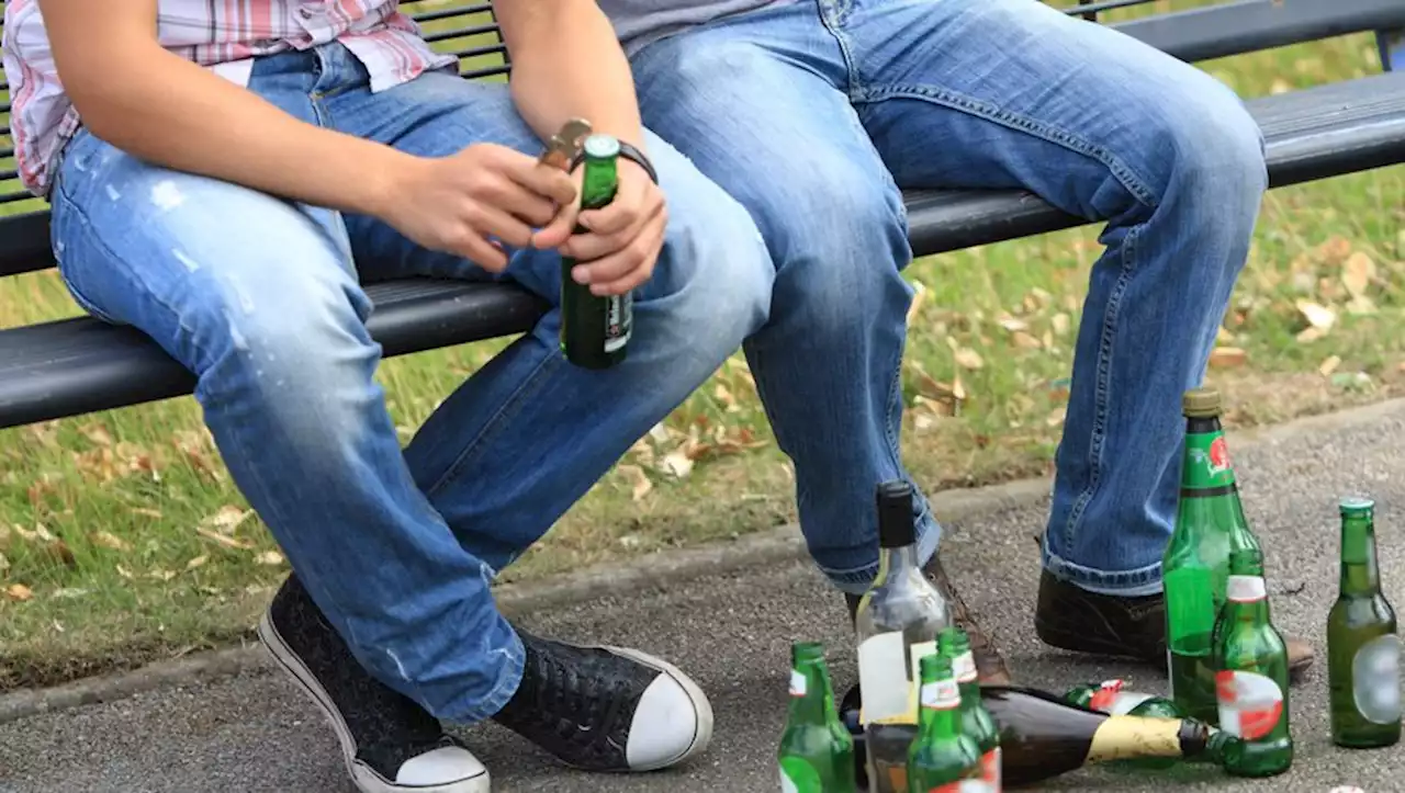 'C’est la Base' : la campagne du ministère de la Santé pour prévenir des dangers de l'alcool chez les jeunes