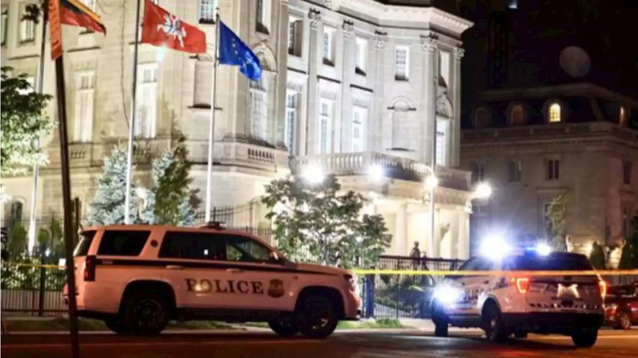 Lanzaron dos bombas molotov contra la embajada de Cuba en Estados Unidos