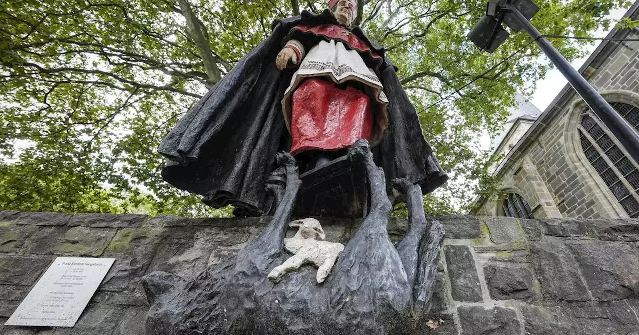 Nach Missbrauchsvorwürfen: Hengsbach-Denkmal in Essen abgebaut