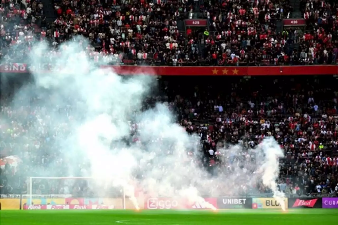 Ajax-Feyenoord, arrêté dimanche, se terminera à huis clos mercredi, l'Ajax s'y oppose