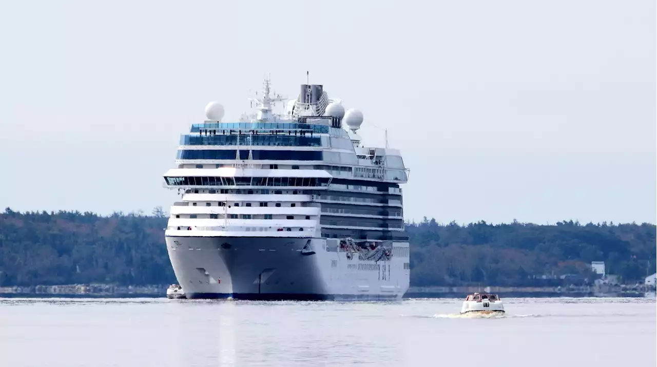 Fall cruise ship season starts in Shelburne with first of six visits