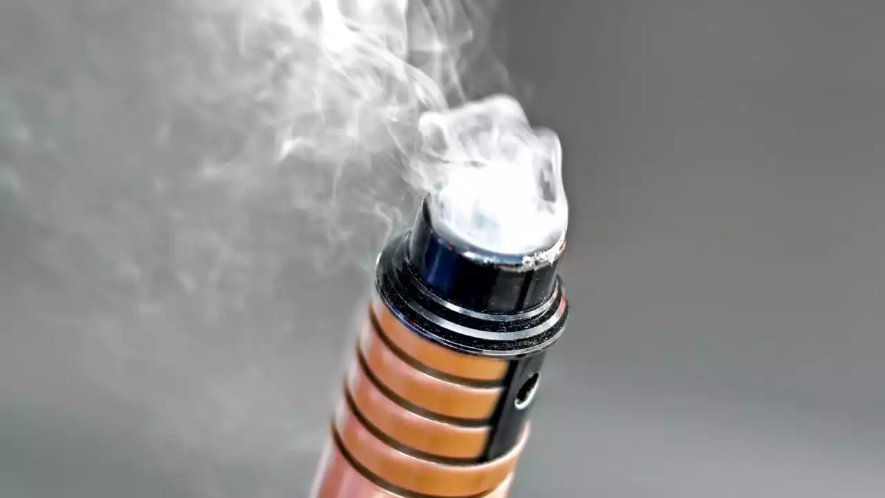 NSW government calls on the Commonwealth to ban sale of vapes from retail stores