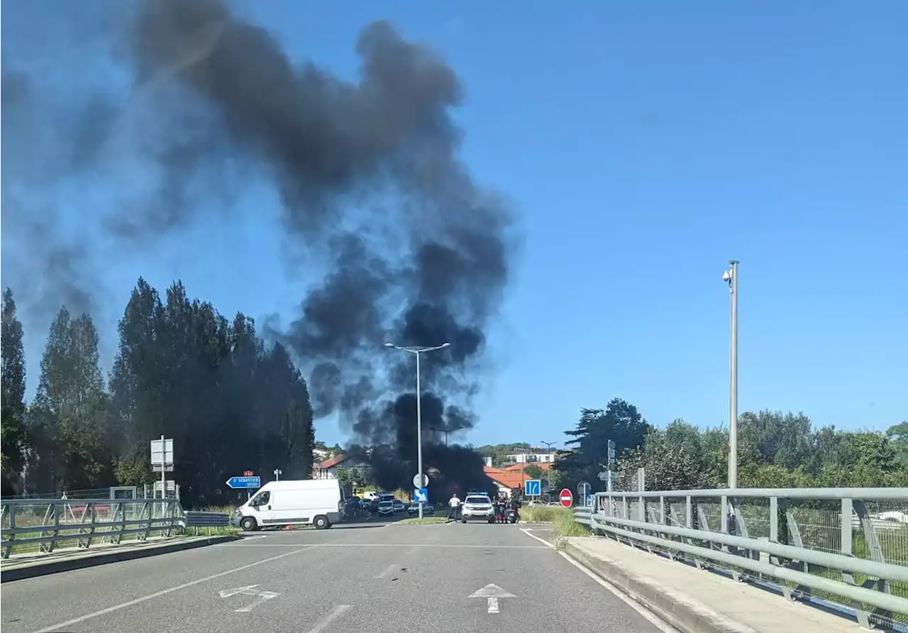 Saint-Jean-de-Luz : deux personnes sorties indemnes d’un véhicule en feu