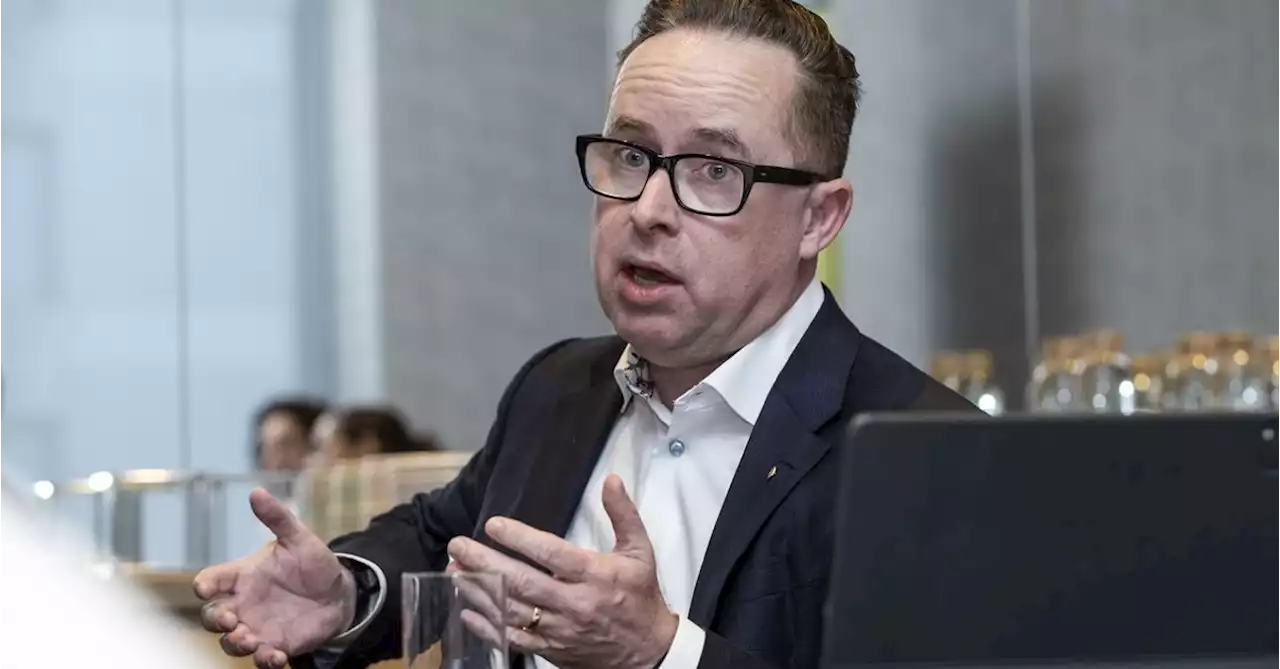 Former Qantas boss Alan Joyce to skip Senate aviation inquiry