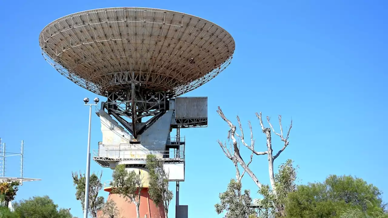 Battling pigeons, rust and fire damage to bring old NASA dish back to life in Carnarvon