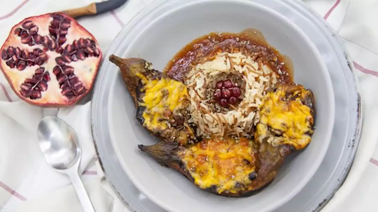 Sheihk al mahshi: aubergines filled with ground beef