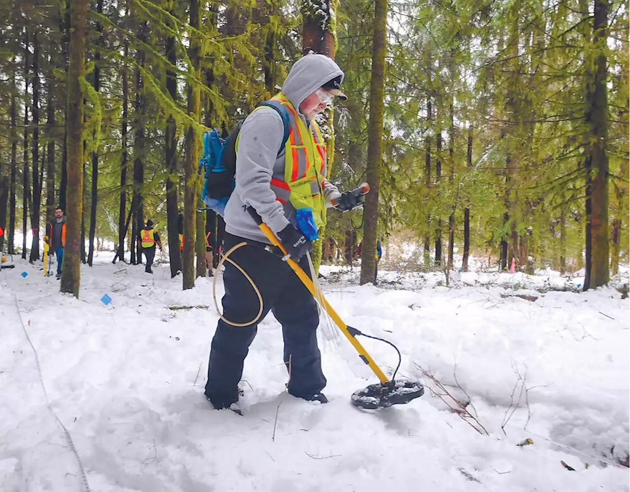 North Vancouver trails closing for explosives search