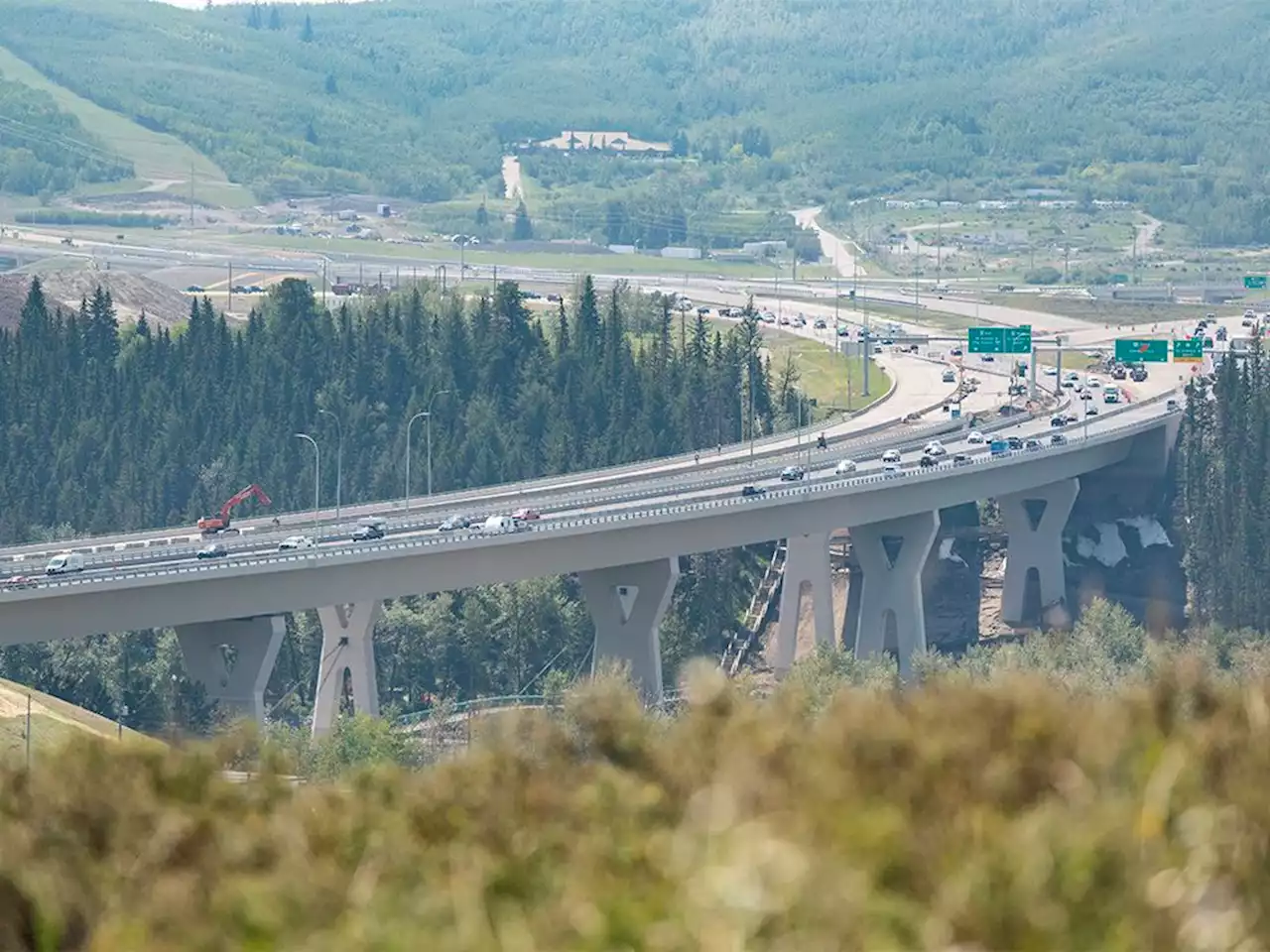 Traffic to flow on one of final Stoney Trail ring road sections in early October