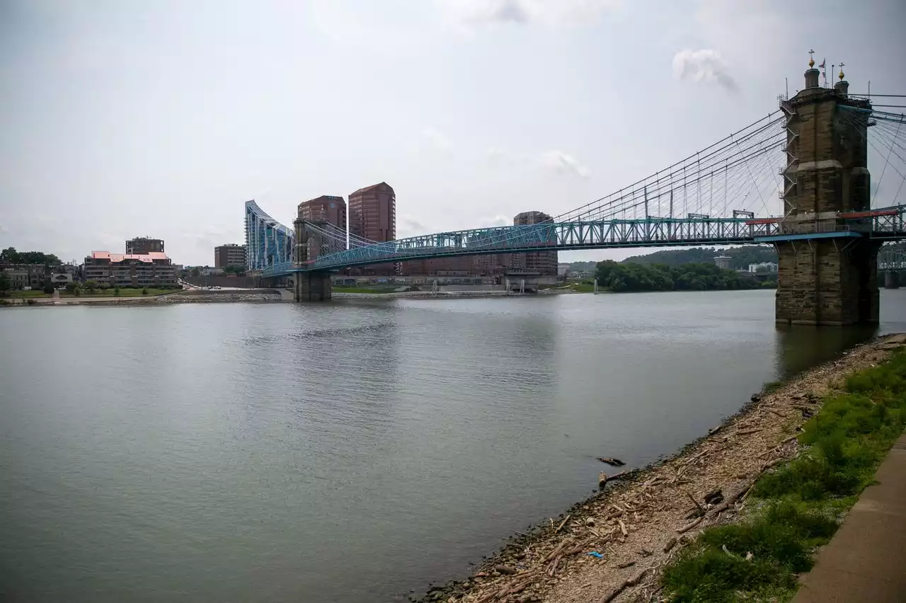 Boy, 14, makes multiple bomb threats targeting bridge over Ohio River, police say