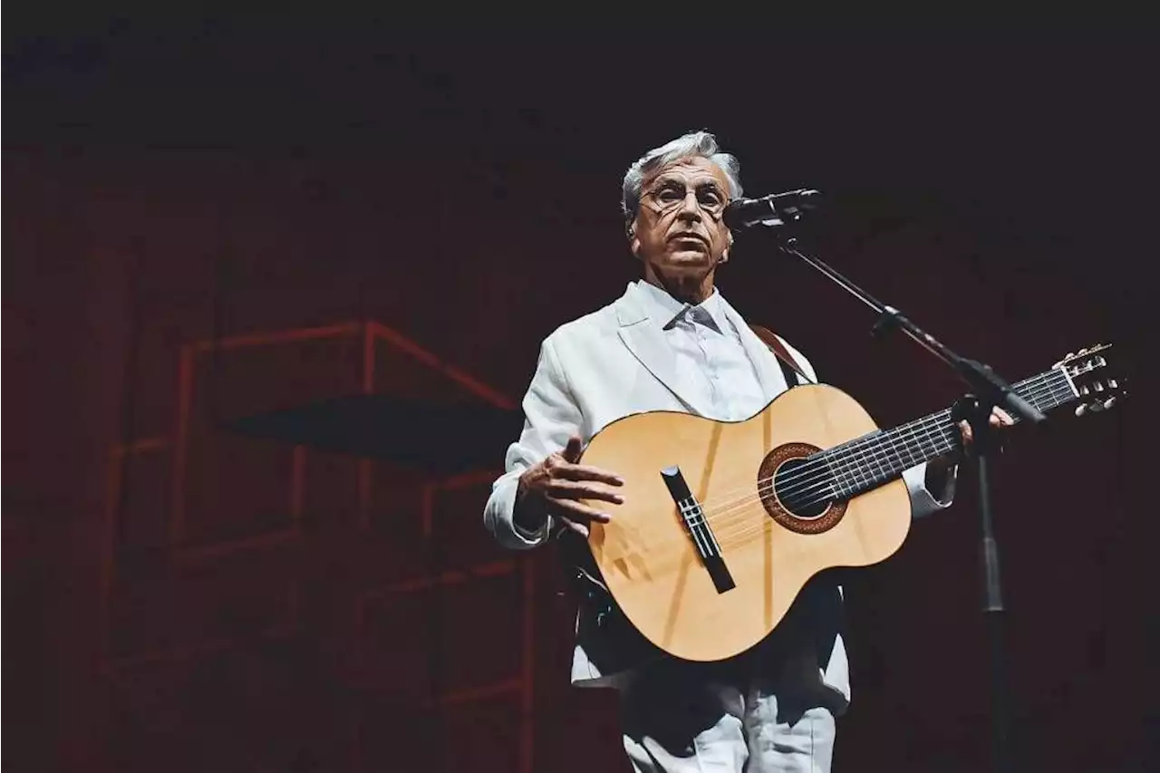 Caetano Veloso vai apresentar o histórico álbum “Transa“ em show em novembro em São Paulo