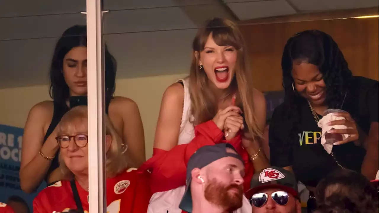 How the Taylor Swift and Travis Kelce connection started with a friendship bracelet