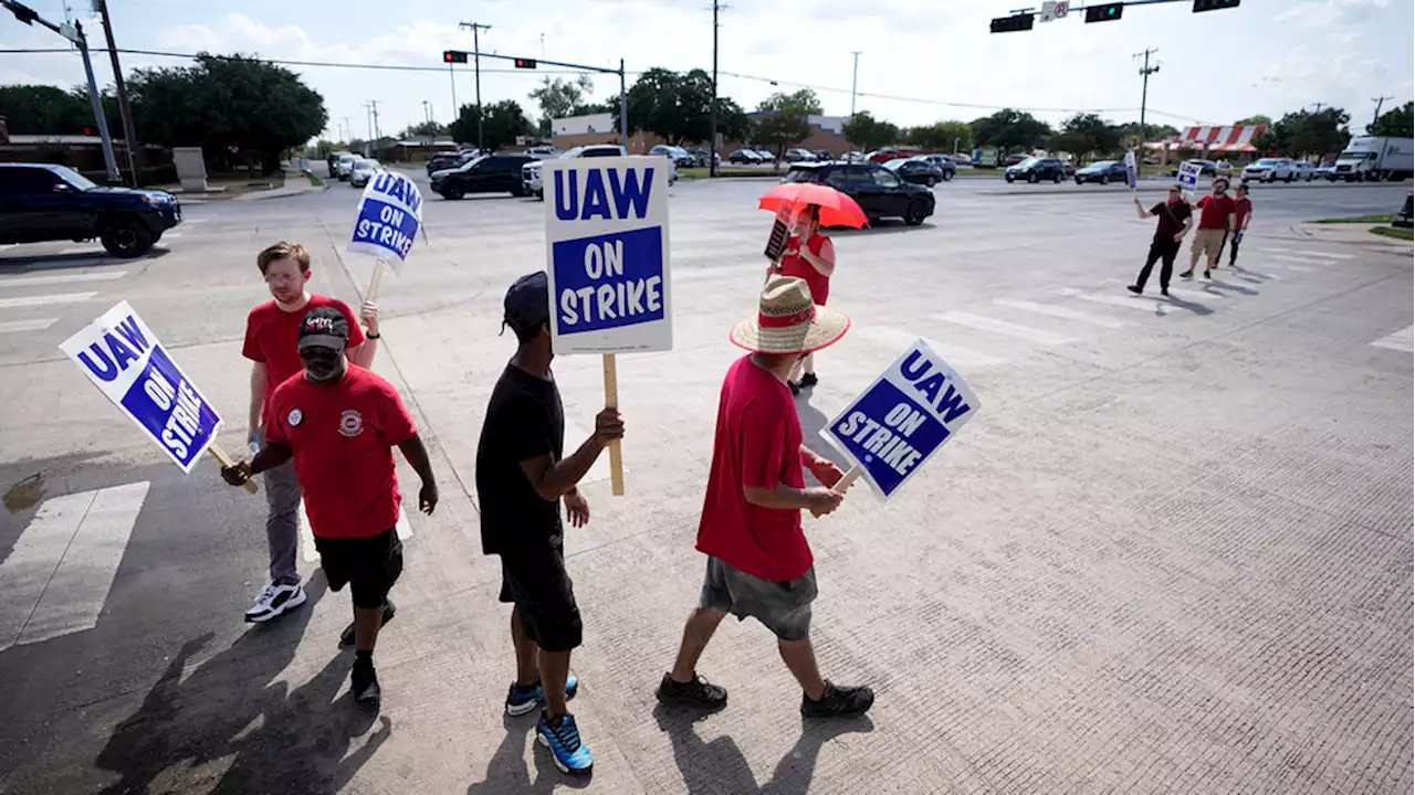 Biden to make historic trip to join UAW picket line in solidarity with autoworkers