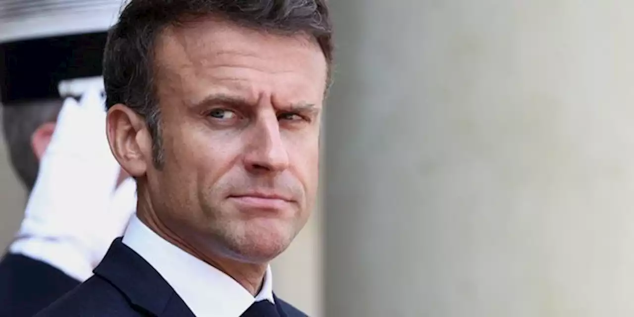 En Corse, Emmanuel Macron en tenue « girondine »